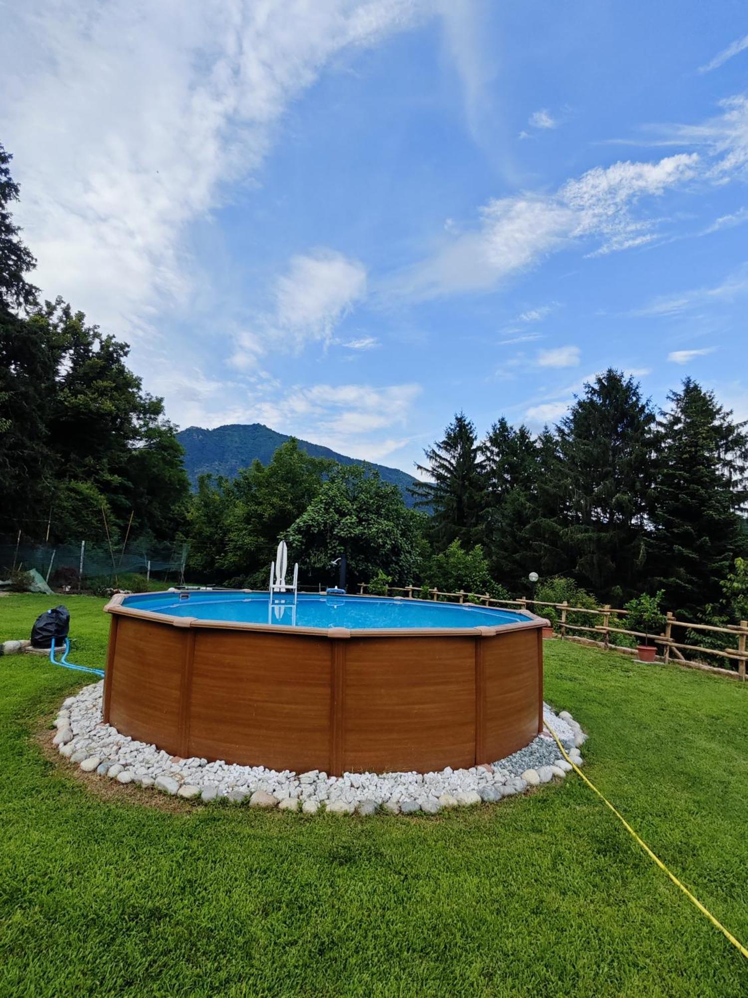 Casa Relax Apartment Laveno-Mombello Bagian luar foto